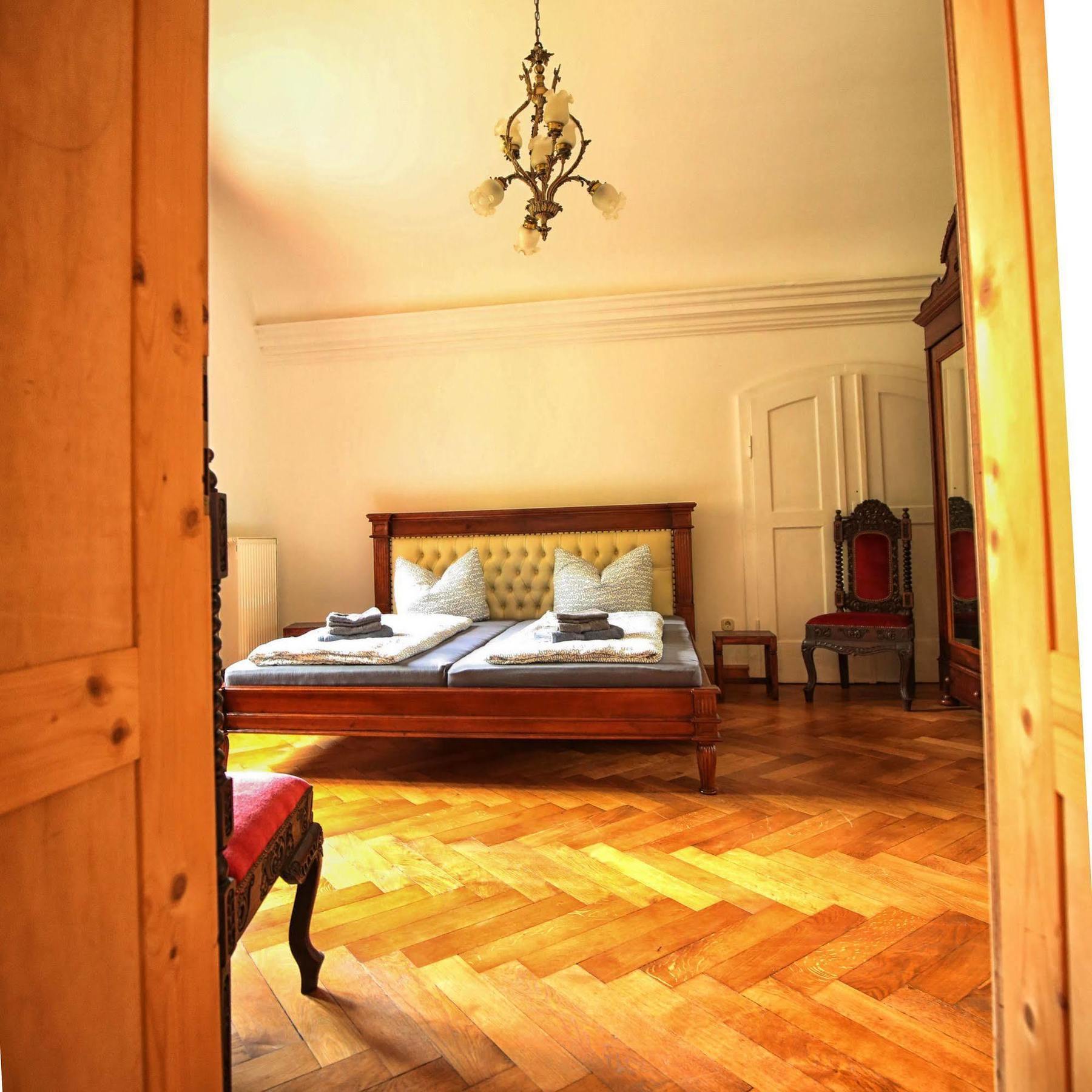 Veltheimsburg Gasthof 3*